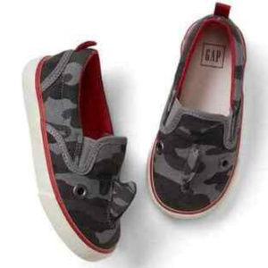Baby Gap NWT Shark Fin Slip-On Sneakers 5 7